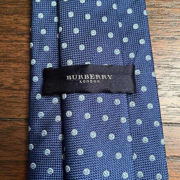 Burberry Blue Dot Pattern Silk Tie - Picture 3 of 6